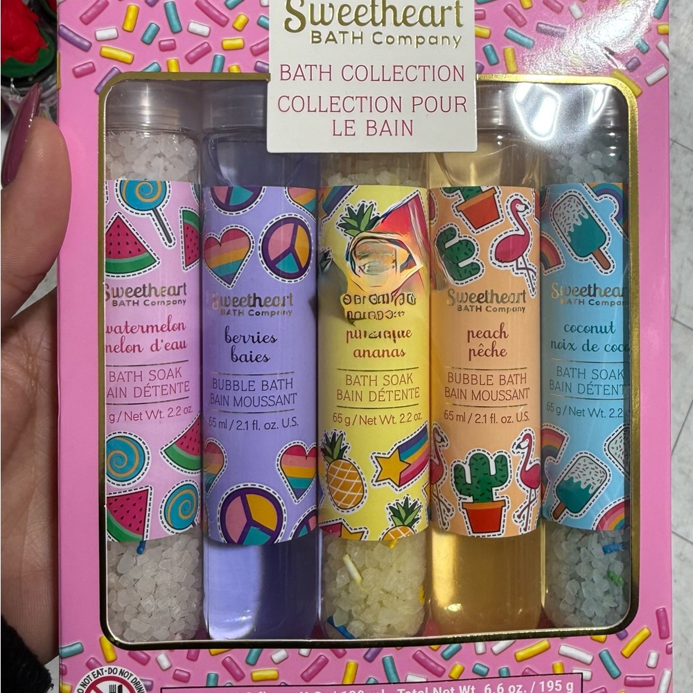 Sweet Heart Rose Bath Soak & Bubbles Set - Multicolor